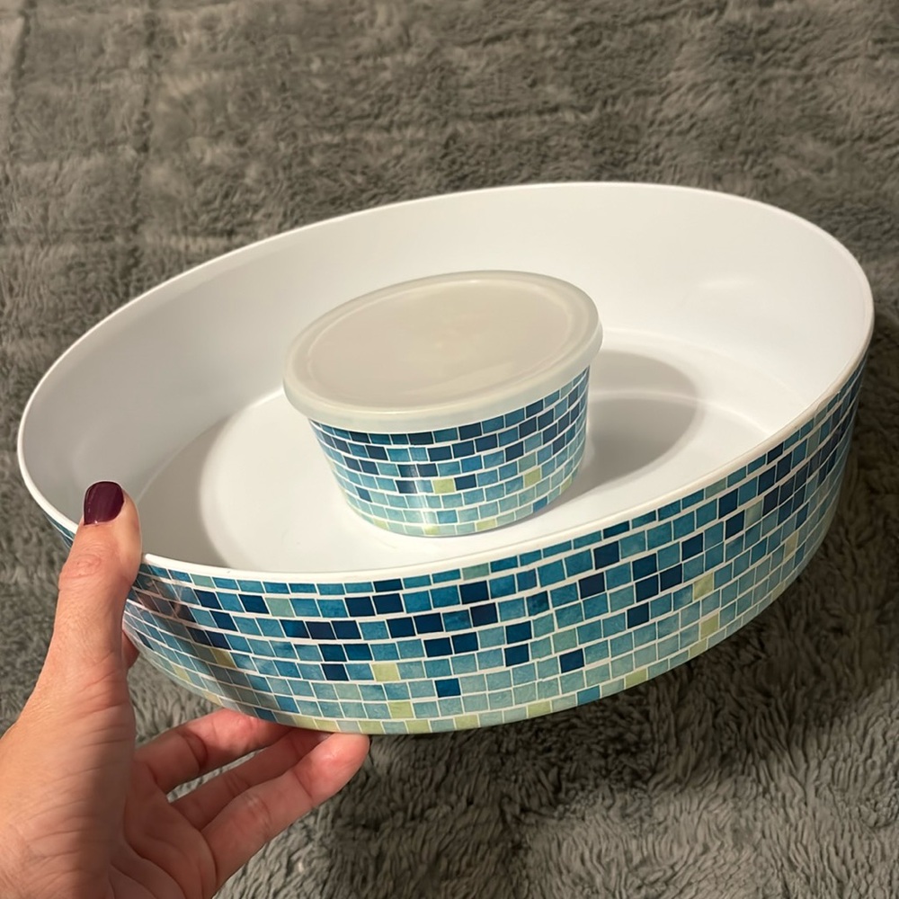 NWT chip and dip tray